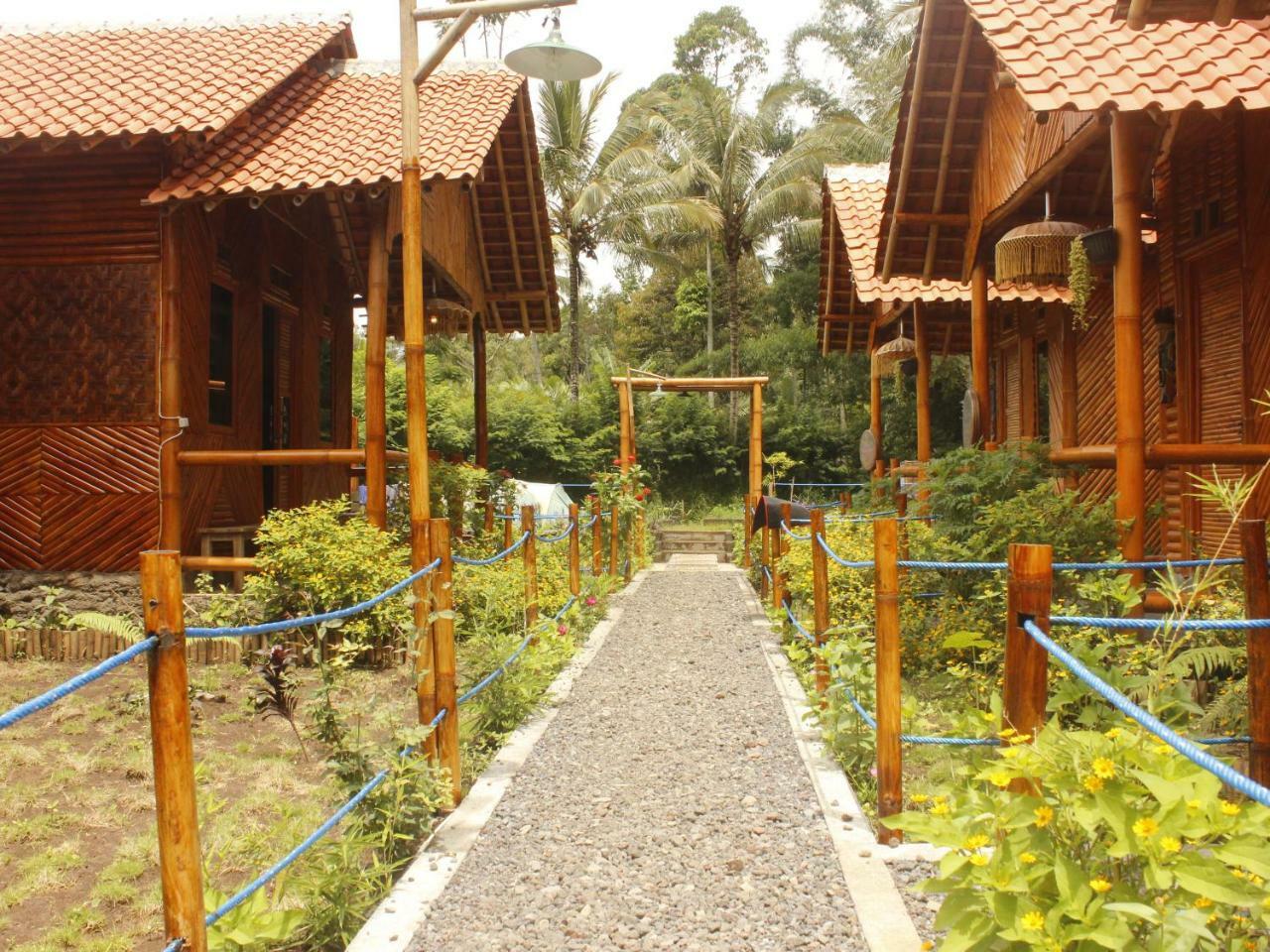 Dear Traveller Guest House And Glamping Lumajang Exterior foto