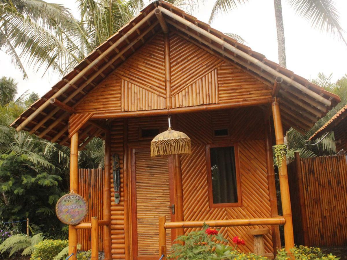 Dear Traveller Guest House And Glamping Lumajang Exterior foto