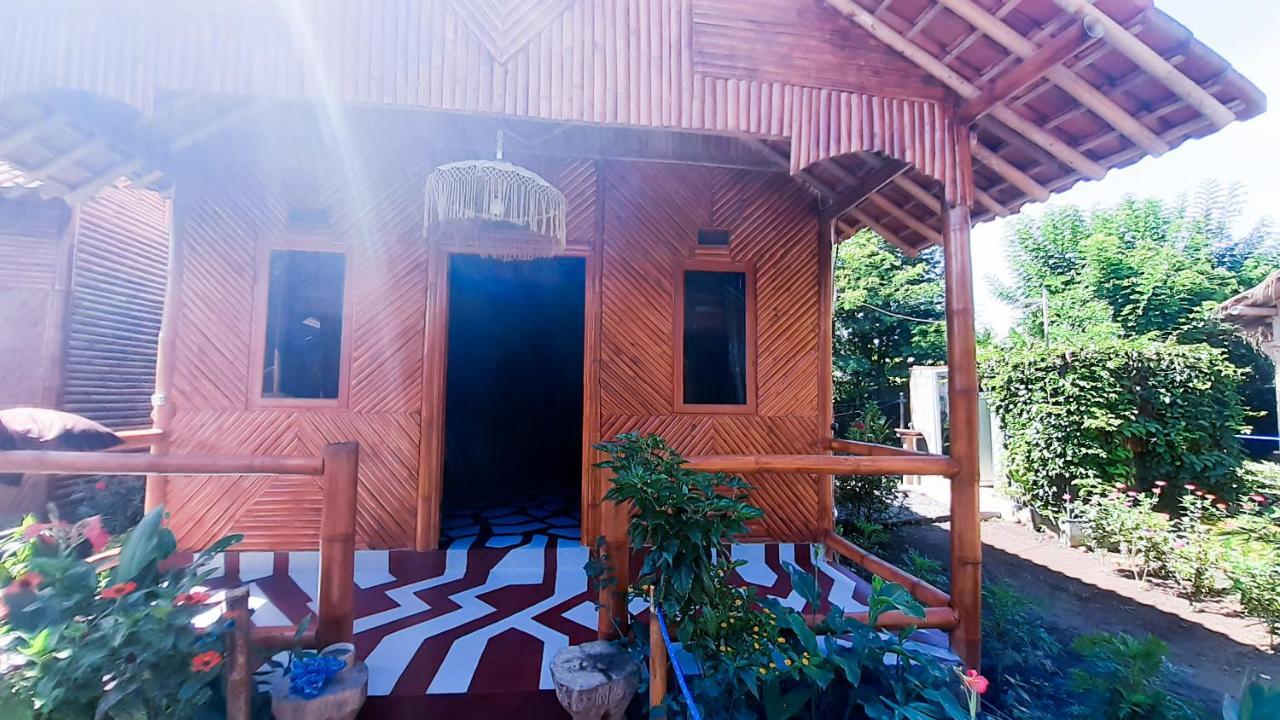 Dear Traveller Guest House And Glamping Lumajang Exterior foto